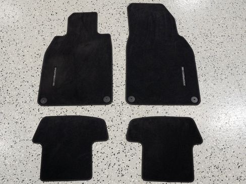 Used 2022 Porsche 911 Carrera image 93