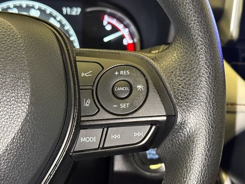Used 2025 Toyota RAV4 XLE w/ Convenience Package FWD image 29