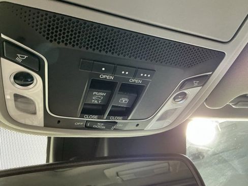 Used 2016 Honda Pilot Elite image 37