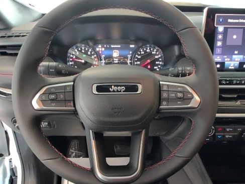 New 2026 Jeep Compass Trailhawk w/ Trailer Tow Group image 17