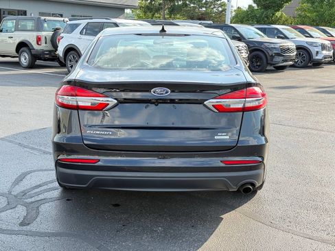 Used 2020 Ford Fusion SE FWD image 5
