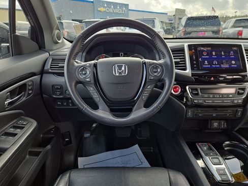 Used 2018 Honda Pilot Touring image 20
