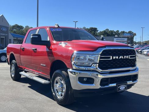 Used 2024 RAM 2500 Big Horn w/ Bed Utility Group image 4