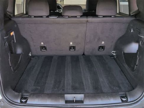 Used 2023 Jeep Renegade Latitude image 35