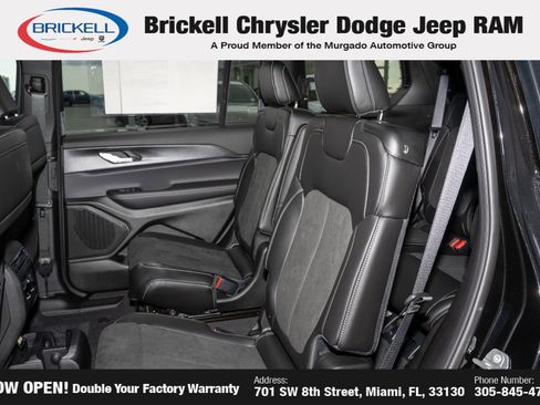 New 2025 Jeep Grand Cherokee L Altitude image 18