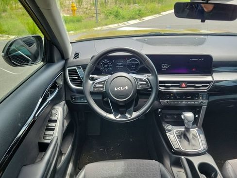 Used 2024 Kia Seltos S FWD image 11
