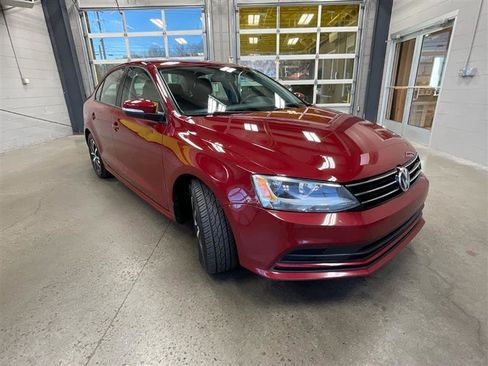 Used 2016 Volkswagen Jetta SE image 7