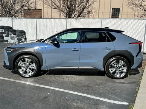 Used 2024 Subaru Solterra Touring image 4