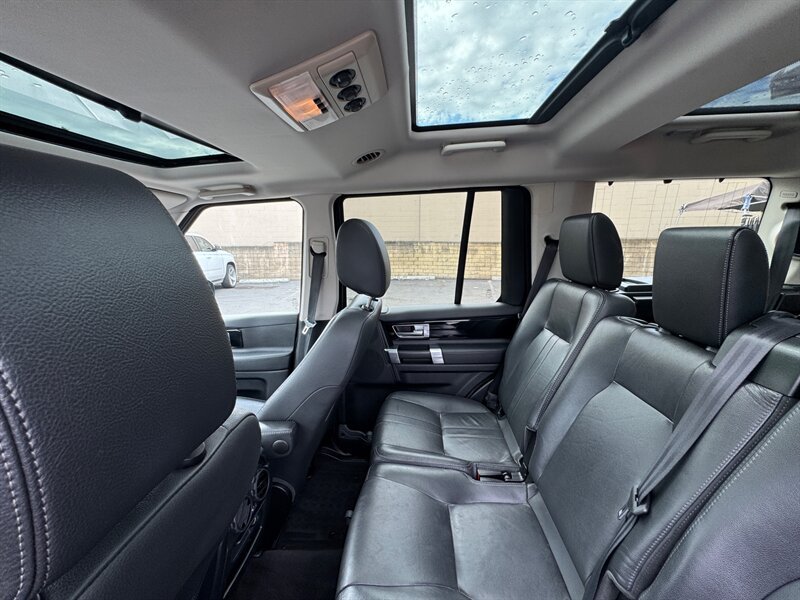 Used 2016 Land Rover LR4 HSE Silver Edition AWD/4WD image 40