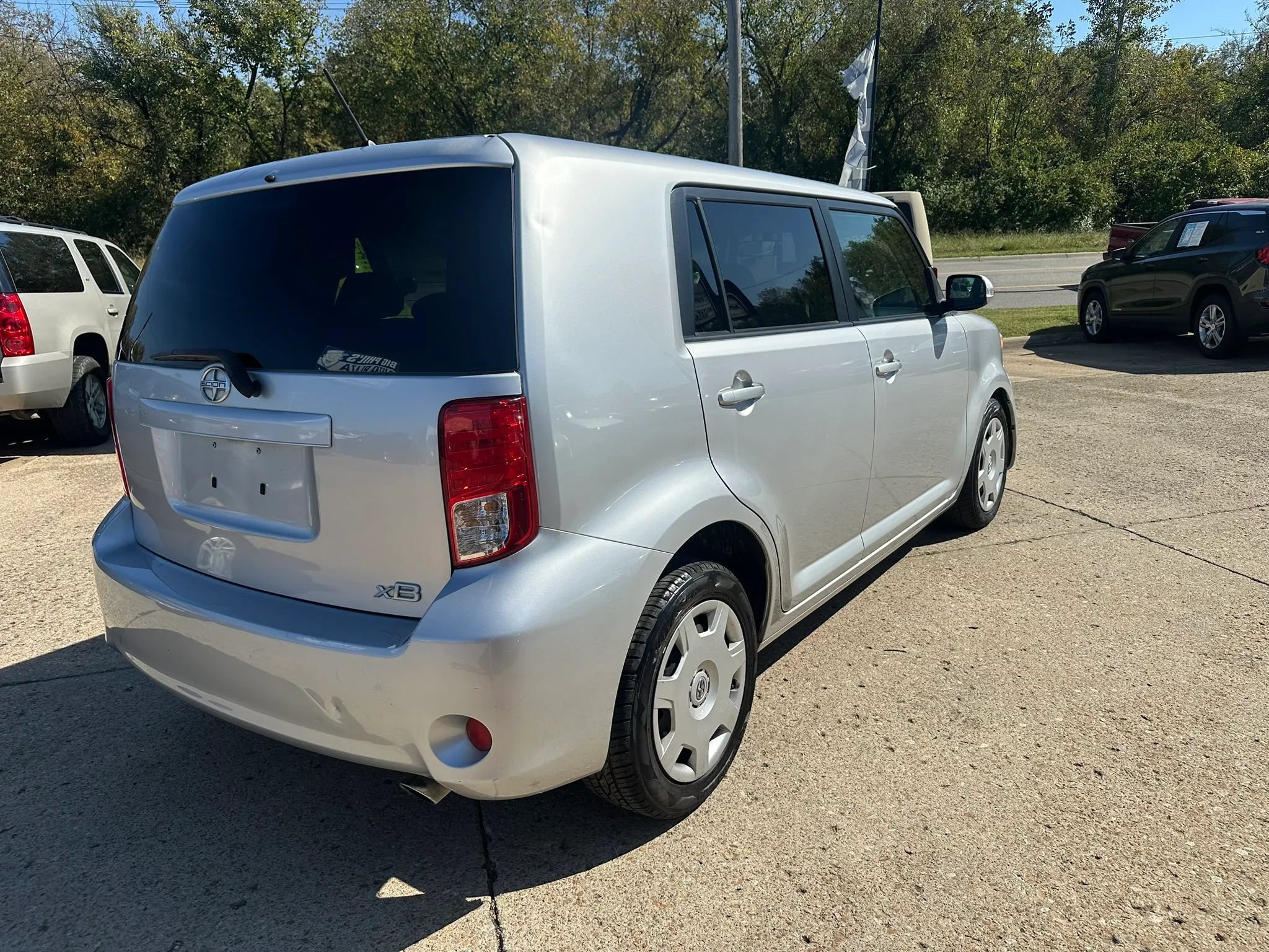 Used 2012 Scion xB FWD image 8