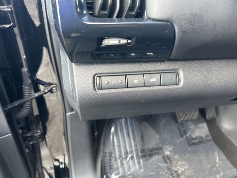 Used 2025 Nissan Pathfinder SV image 37