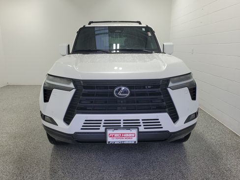 Used 2024 Lexus GX 550 w/ Accessory Package (Z1) AWD/4WD image 4