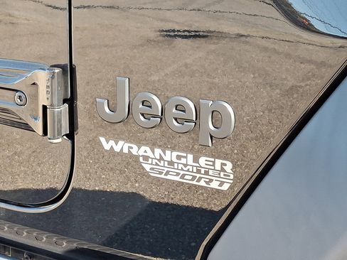 Used 2021 Jeep Wrangler Unlimited Sport image 30
