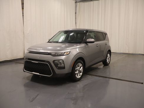 Used 2022 Kia Soul LX w/ Technology Package image 5