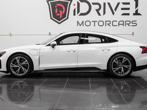 Used 2022 Audi e-tron GT Premium Plus image 17