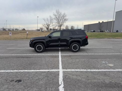 Used 2025 Toyota 4Runner TRD Off Road image 16