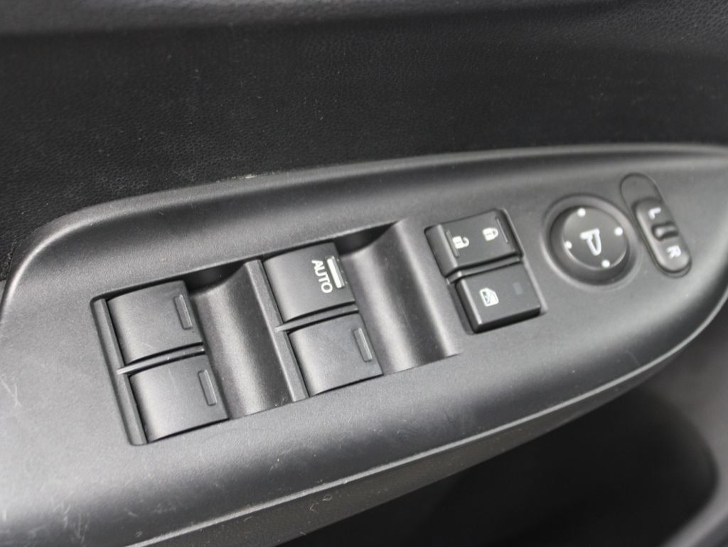 Used 2015 Honda Fit LX image 46