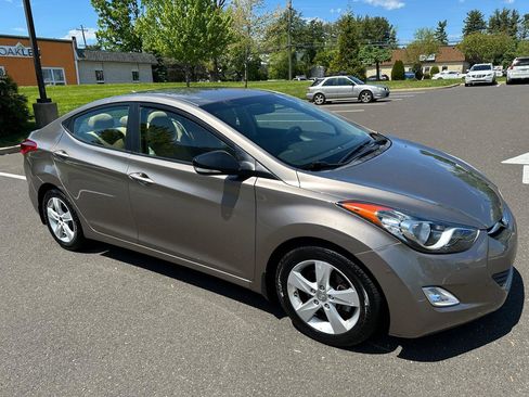 Used 2013 Hyundai Elantra GLS w/ Preferred Pkg FWD image 3