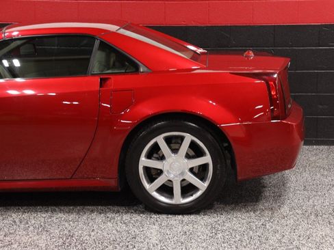 Used 2005 Cadillac XLR RWD image 22