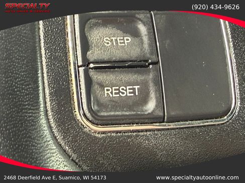 Used 2018 Jeep Wrangler Unlimited Sahara AWD/4WD image 15