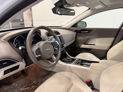 Used 2018 Jaguar XE Prestige AWD/4WD image 11