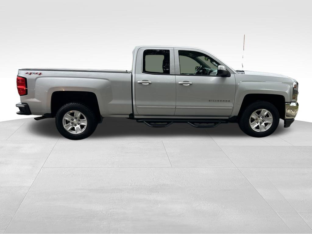 Used 2017 Chevrolet Silverado 1500 LT w/ All Star Edition AWD/4WD image 8