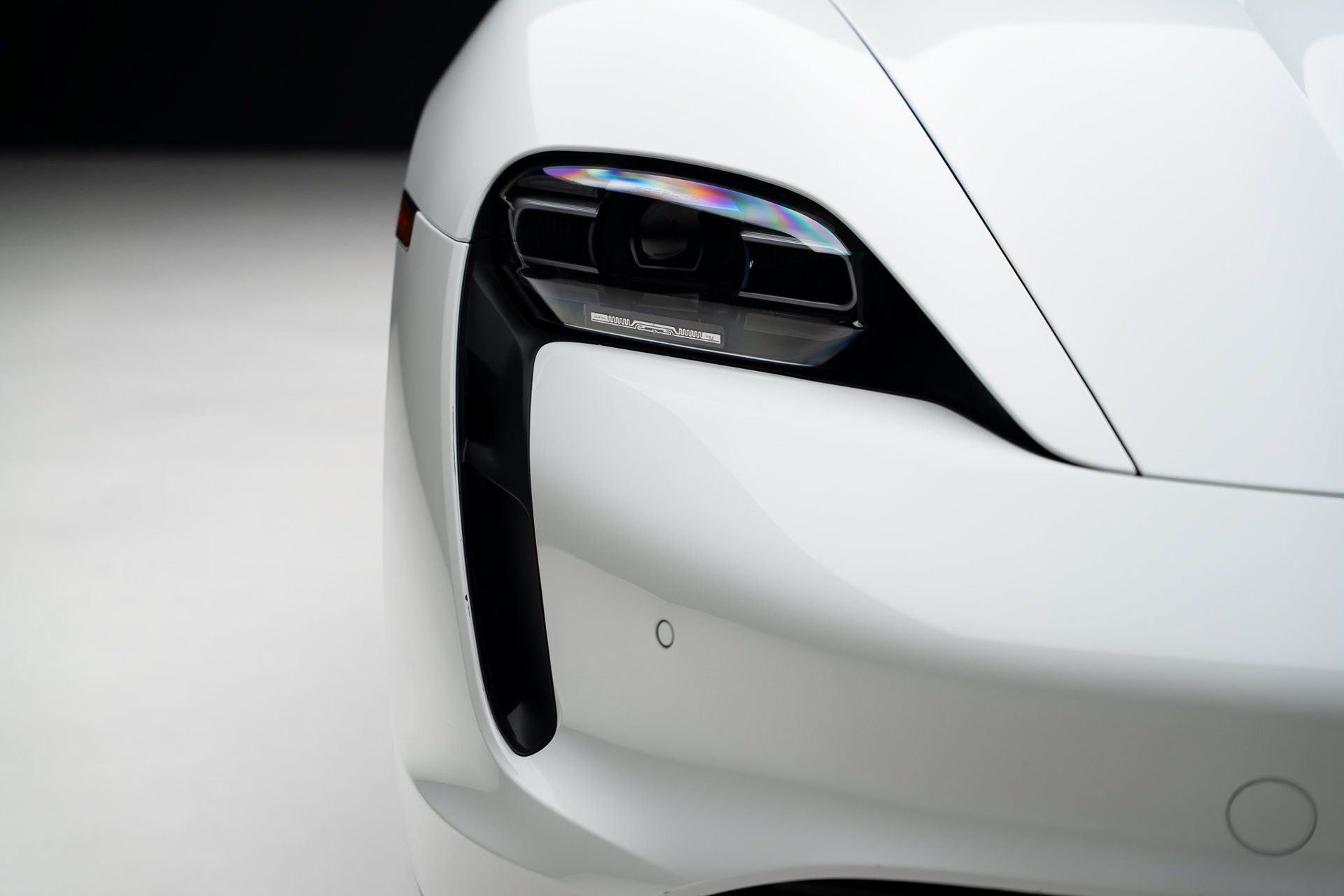 Used 2022 Porsche Taycan RWD image 9