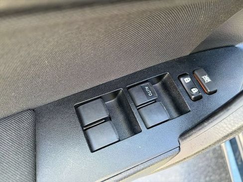 Used 2019 Toyota Corolla LE FWD image 13