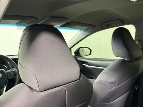 Used 2018 Toyota Camry LE FWD image 28