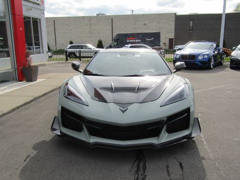 Used 2024 Chevrolet Corvette Z06 RWD image 3