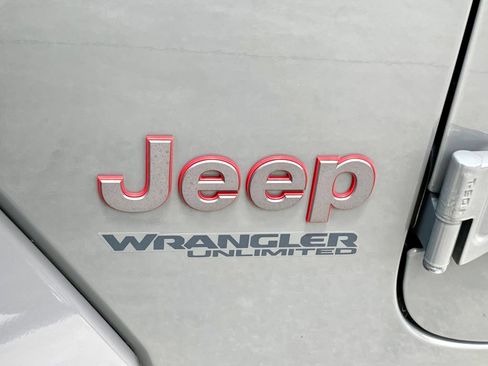 Used 2019 Jeep Wrangler Unlimited Rubicon AWD/4WD image 11
