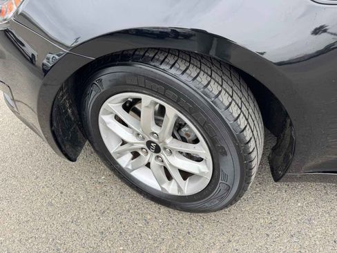 Used 2011 Kia Optima LX w/ Convenience Pkg image 29