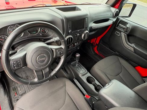 Used 2017 Jeep Wrangler Sport w/ Quick Order Package 24S AWD/4WD image 13