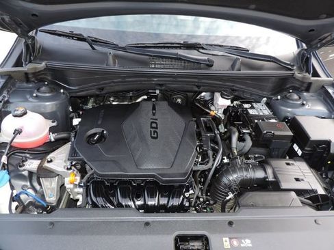 Used 2024 Kia Sportage EX image 17