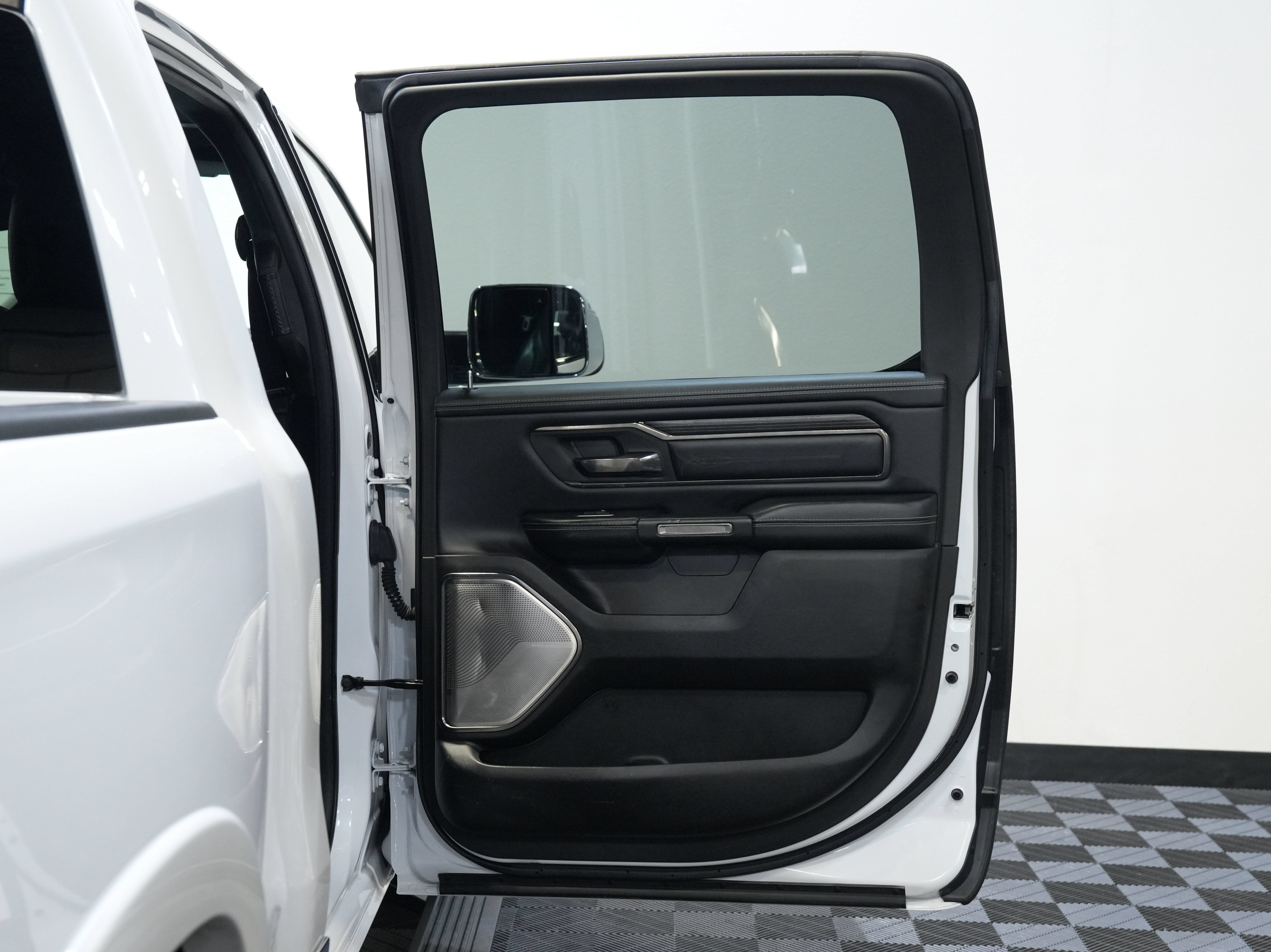 Used 2019 RAM 1500 Limited AWD/4WD image 30