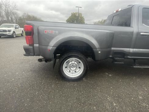 Used 2024 Ford F450 Platinum w/ FX4 Off-Road Package image 23