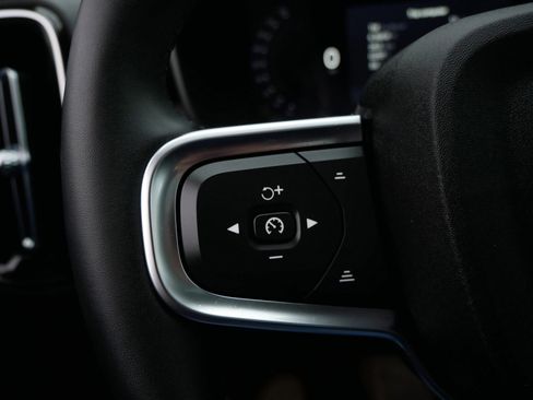 Certified 2023 Volvo XC40 B5 Ultimate w/ Protection Package Premier AWD/4WD image 28