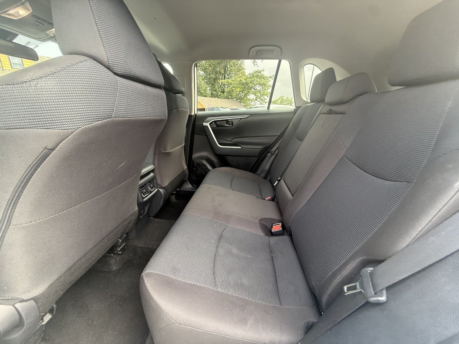 Used 2025 Toyota RAV4 LE AWD/4WD image 24