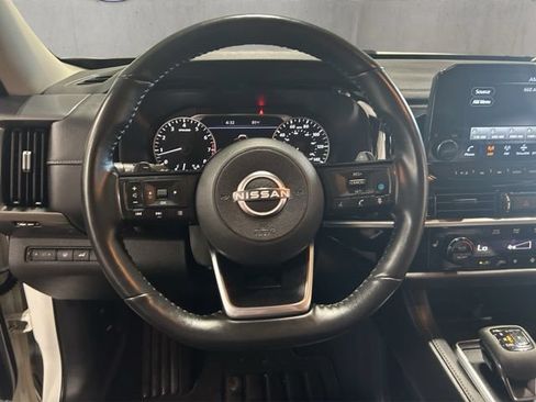 Used 2023 Nissan Pathfinder SL AWD/4WD image 30