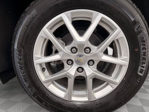 Used 2024 Chevrolet Equinox LT w/ LPO, Floor Liner Package FWD image 19