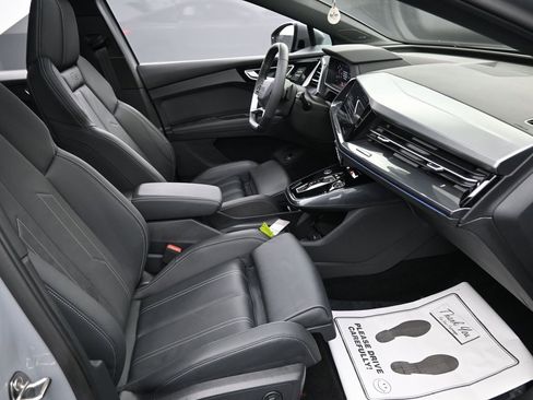 Used 2025 Audi Q4 e-tron Premium Plus w/ Premium Plus image 36