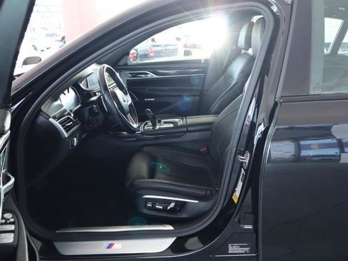 Used 2017 BMW 740i image 15