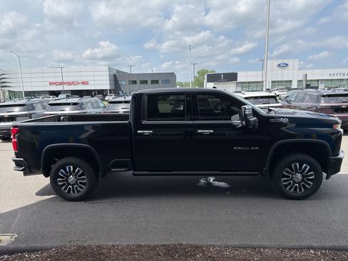 Used 2022 Chevrolet Silverado 3500 High Country image 4