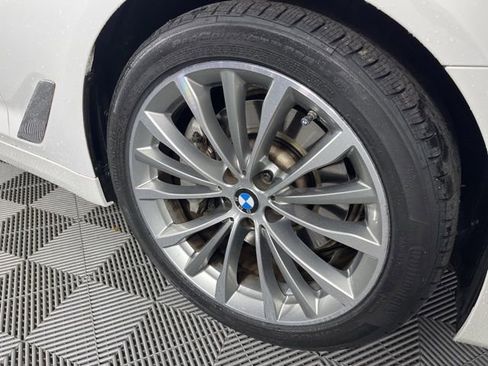 Used 2023 BMW 530i w/ Convenience Package RWD image 13