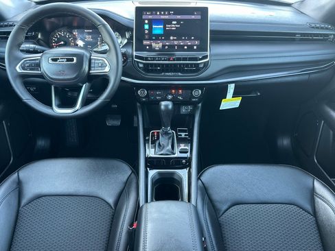 New 2026 Jeep Compass Latitude image 13