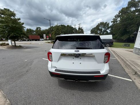 Used 2021 Ford Explorer XLT w/ Equipment Group 202A RWD image 7
