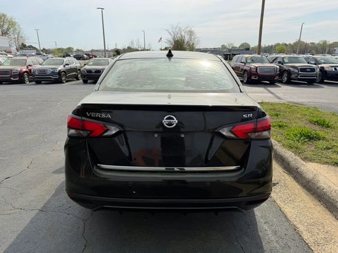 Used 2020 Nissan Versa SR FWD image 6