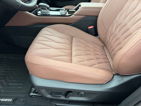 New 2025 Mitsubishi Outlander SEL image 30