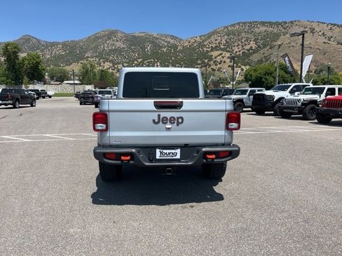 Used 2023 Jeep Gladiator Mojave w/ Cold Weather Group image 5