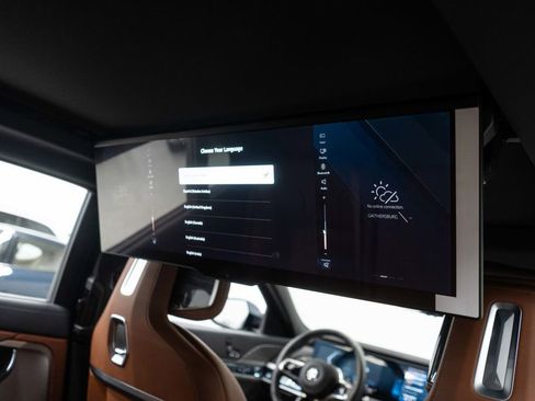 Used 2025 BMW 760i xDrive image 36